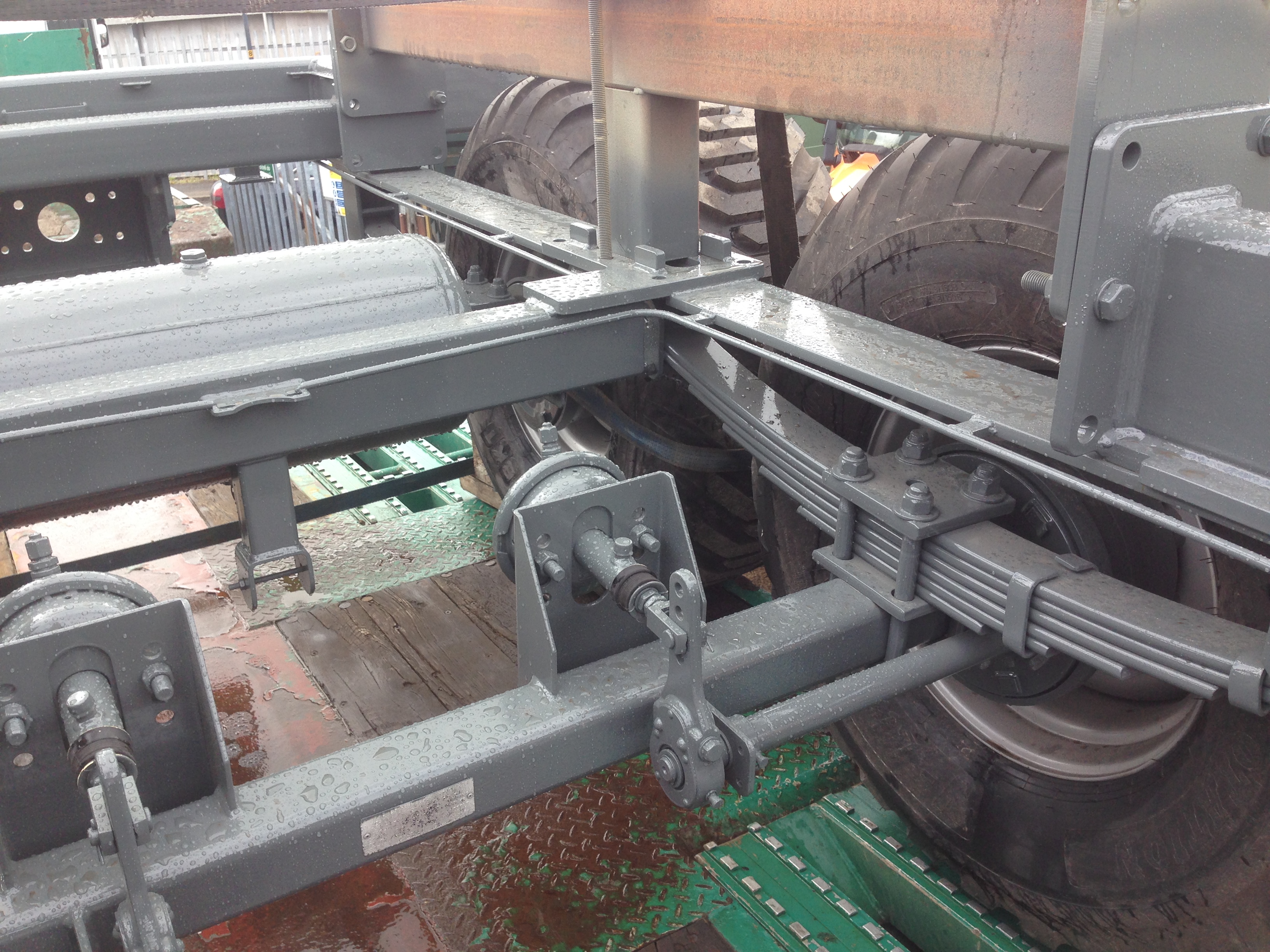 GLENDALE TREES SPECIALLY DESIGNED AND BUILT TANDEM AXEL CHASSIS